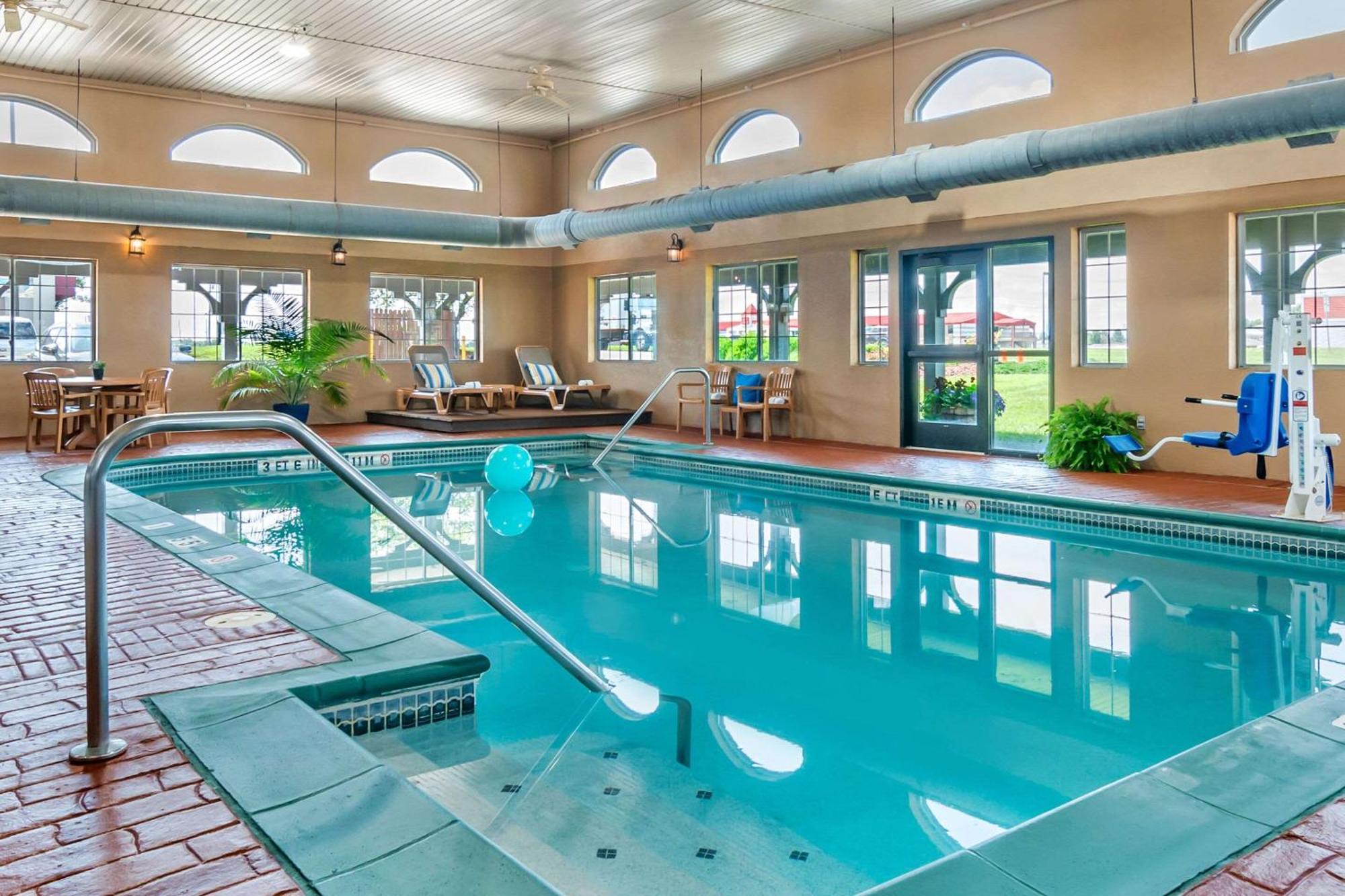 Comfort Inn Sedalia Station מראה חיצוני תמונה